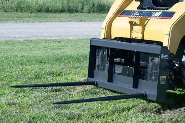 Paladin Attachments | Bale Spear | Model Bale Spear for sale at Kings River Tractor Inc.